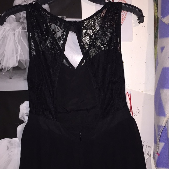 Black dress - Picture 3 of 3